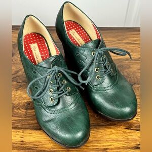 Green Leather Women's Oxford/Brogue Style Pumps
